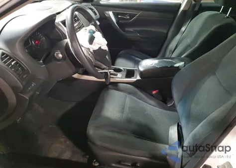 2015 Nissan Altima 2.5 из США, поврежденный, VIN 1N4AL3AP3FN386052